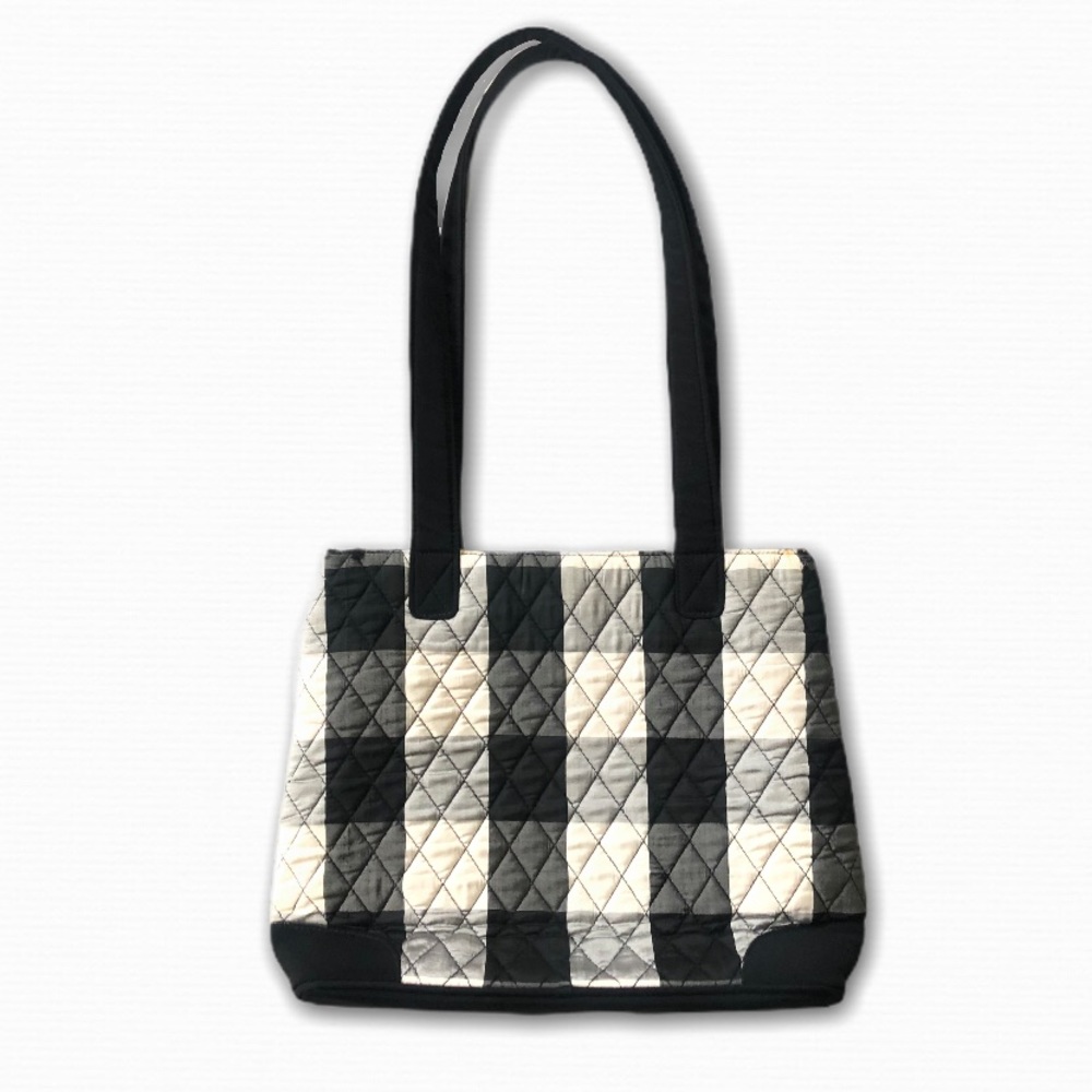 *Last Chance Sale*Vera Bradley Black White plais